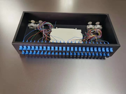 Высокая направляемость дБ ≥55 24 Порт SC/APC Fiber Cable Splitter для беспроводной сети LAN